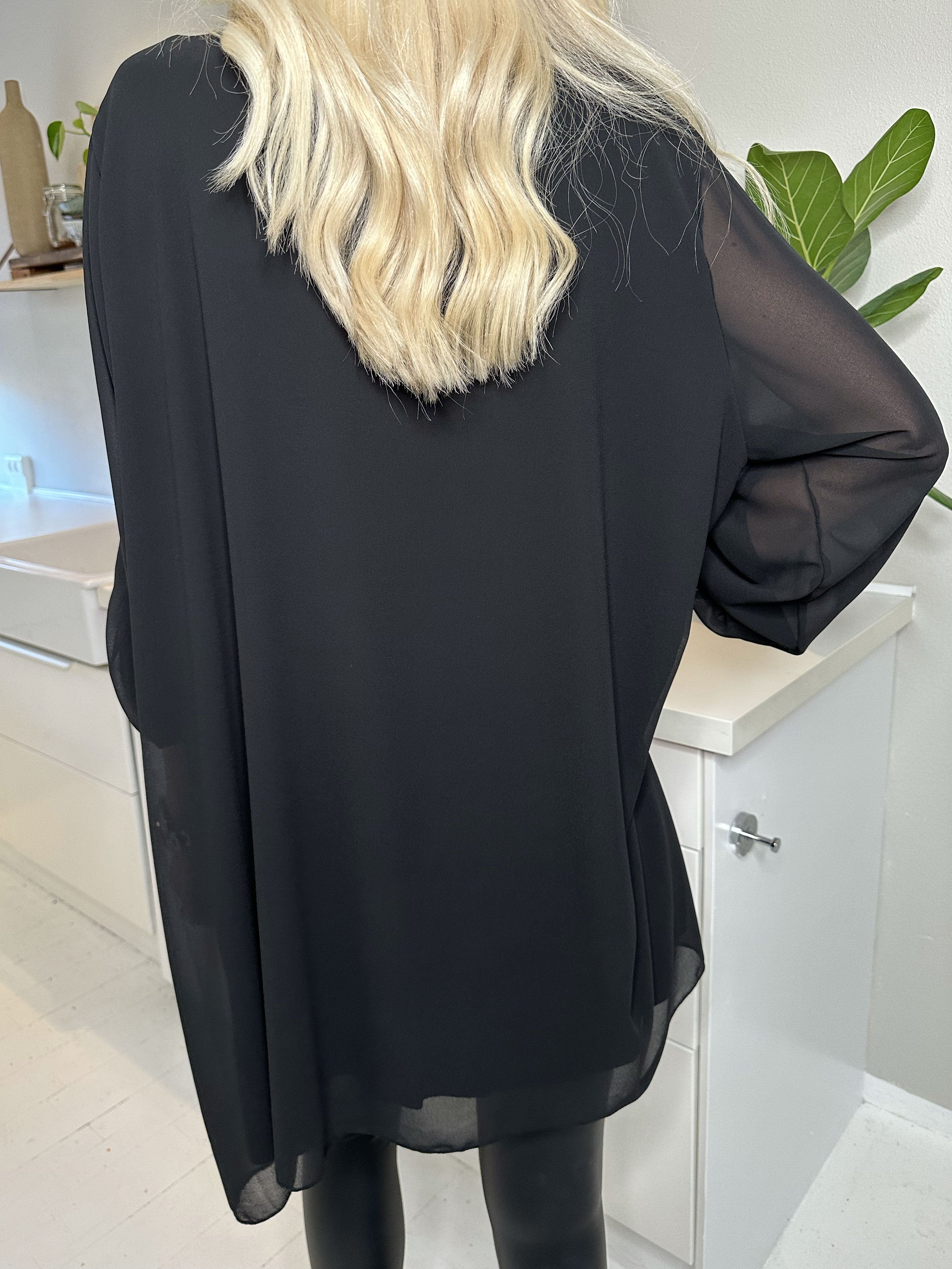 Wanda long sleeve - Tunica klänning i chiffong